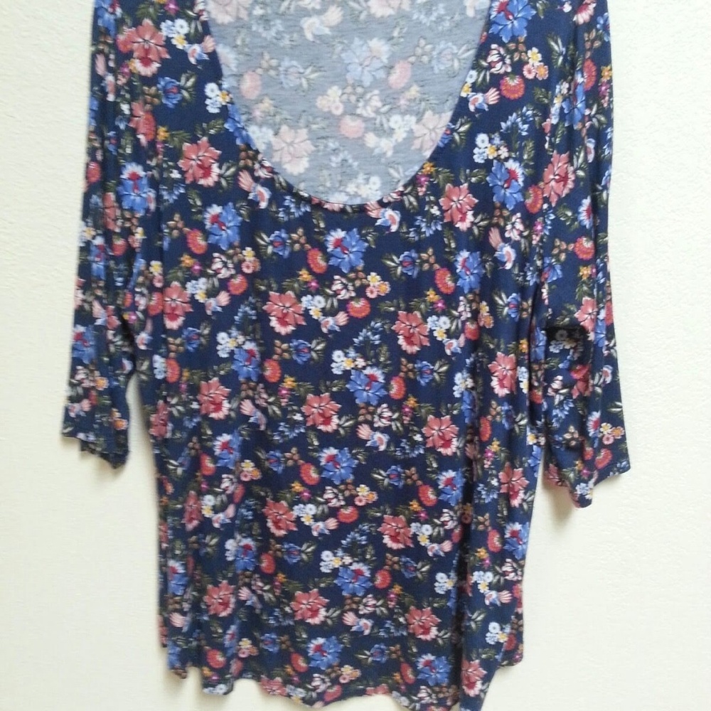 NWT Self Esteem Knit Three Quarter Sleeve Top